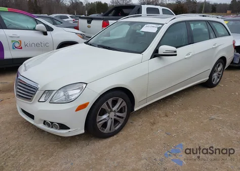 2011 Mercedes-Benz E 350 4Matic z USA, uszkodzony, nr VIN WDDHH8HB7BA407218